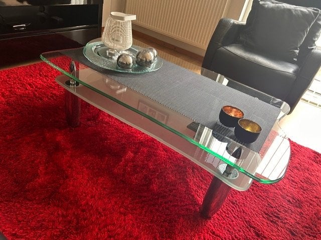 Glazen salontafel met organische vorm: €85,-, Huis en Inrichting, Tafels | Salontafels, Ophalen, 100 tot 150 cm, 50 tot 100 cm