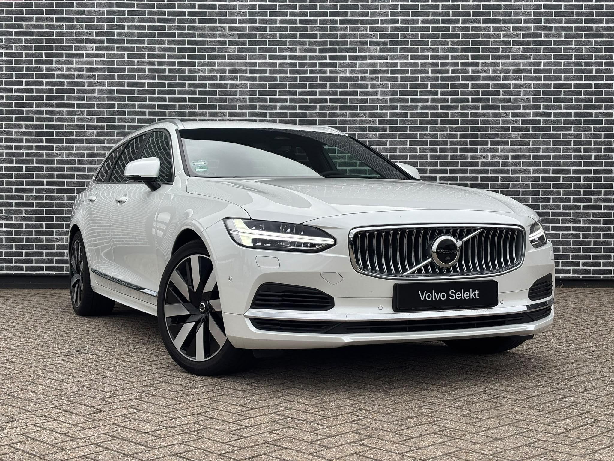 Volvo V90 2.0 T6 Plug-in hybrid AWD Plus Bright | Long Range, Auto's, Automaat, Euro 6, 4 cilinders, 180 min