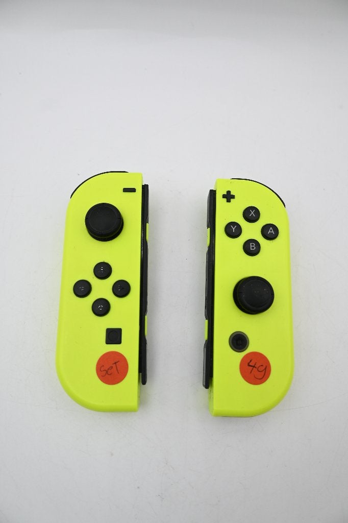 Joy-cons per set €49  GEEL/GEEL  ROOD/BLAUW, Overige controllers, Ophalen of Verzenden, Zo goed als nieuw, X