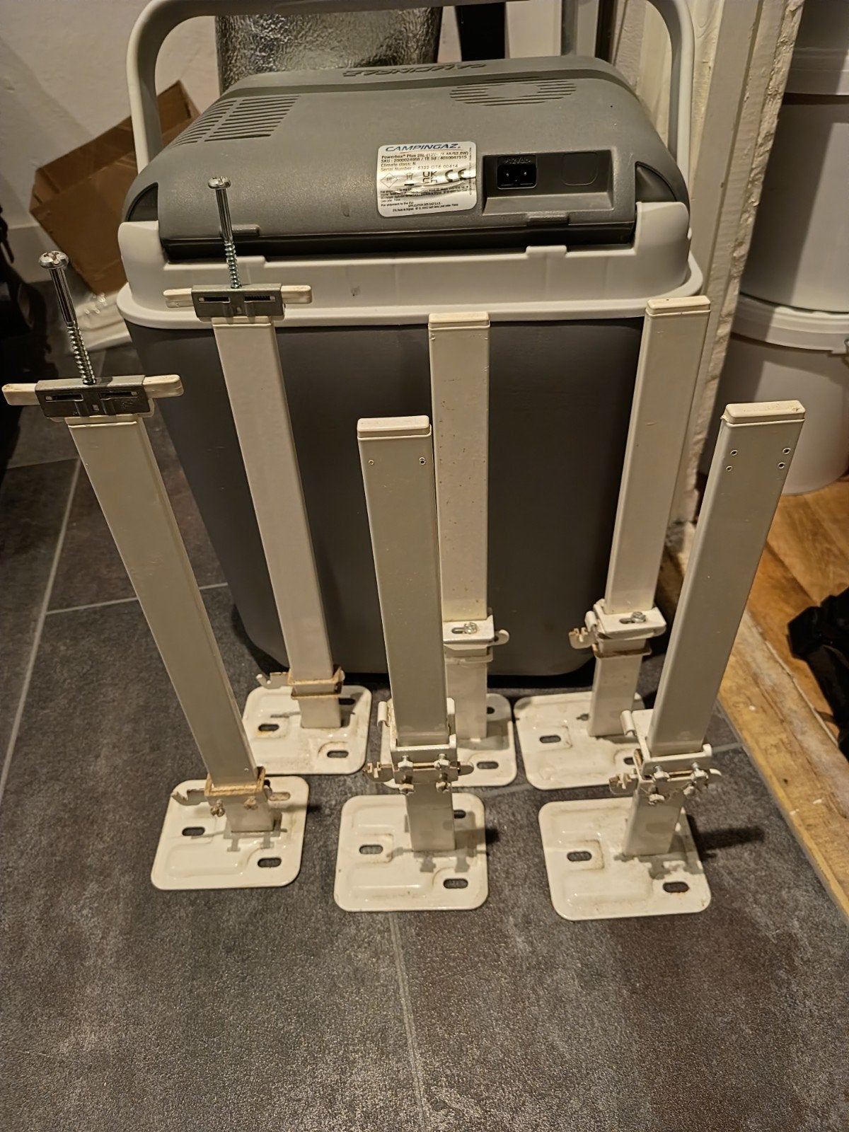 Standconsole/ vloersteun radiator (6x), Doe-het-zelf en Verbouw, Verwarming en Radiatoren, Ophalen, Gebruikt, Radiator, 30 tot 80 cm