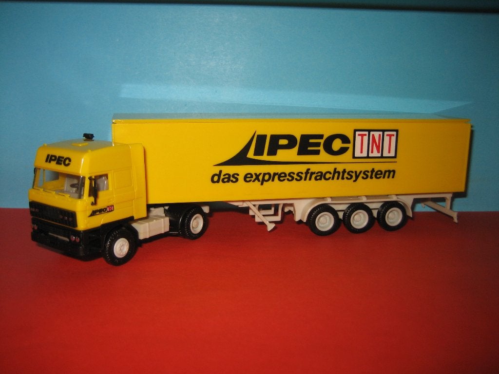 Ipec-TNT  DAF 3600 met oplegger  Herpa, Ophalen of Verzenden, Zo goed als nieuw, Bus of Vrachtwagen, Herpa