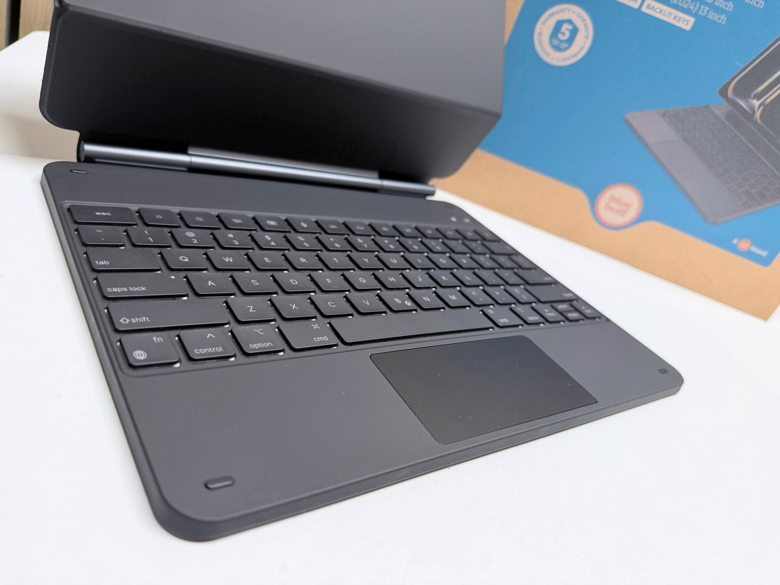 BlueBuilt Keyboard Case iPad Pro 13” M4 / M5 QWERTY - NIEUW, Computers en Software, Apple iPads, Ophalen of Verzenden, Zo goed als nieuw
