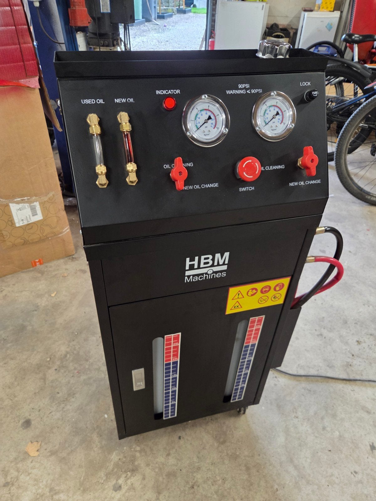 HBM Machines Automatische Olie Ververs en Spoelapparaat, Auto diversen, Ophalen, Onbekend, Zo goed als nieuw, Onbekend