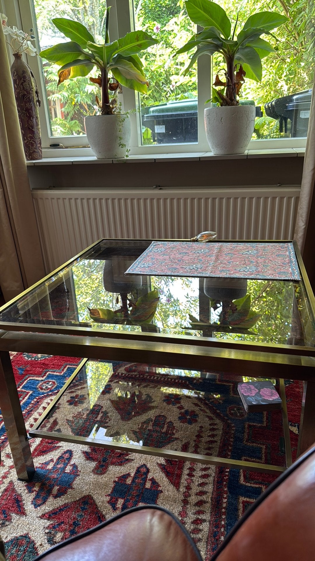Salontafel, messing frame en twee glasplaten. 70 x 70 cm, Huis en Inrichting, Tafels | Salontafels, Ophalen, Zo goed als nieuw