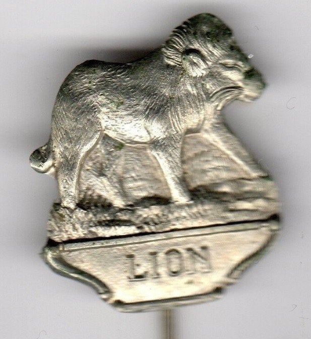 Speldje LION LEEUW METAAL (A3), Ophalen of Verzenden, Gebruikt, Overige onderwerpen