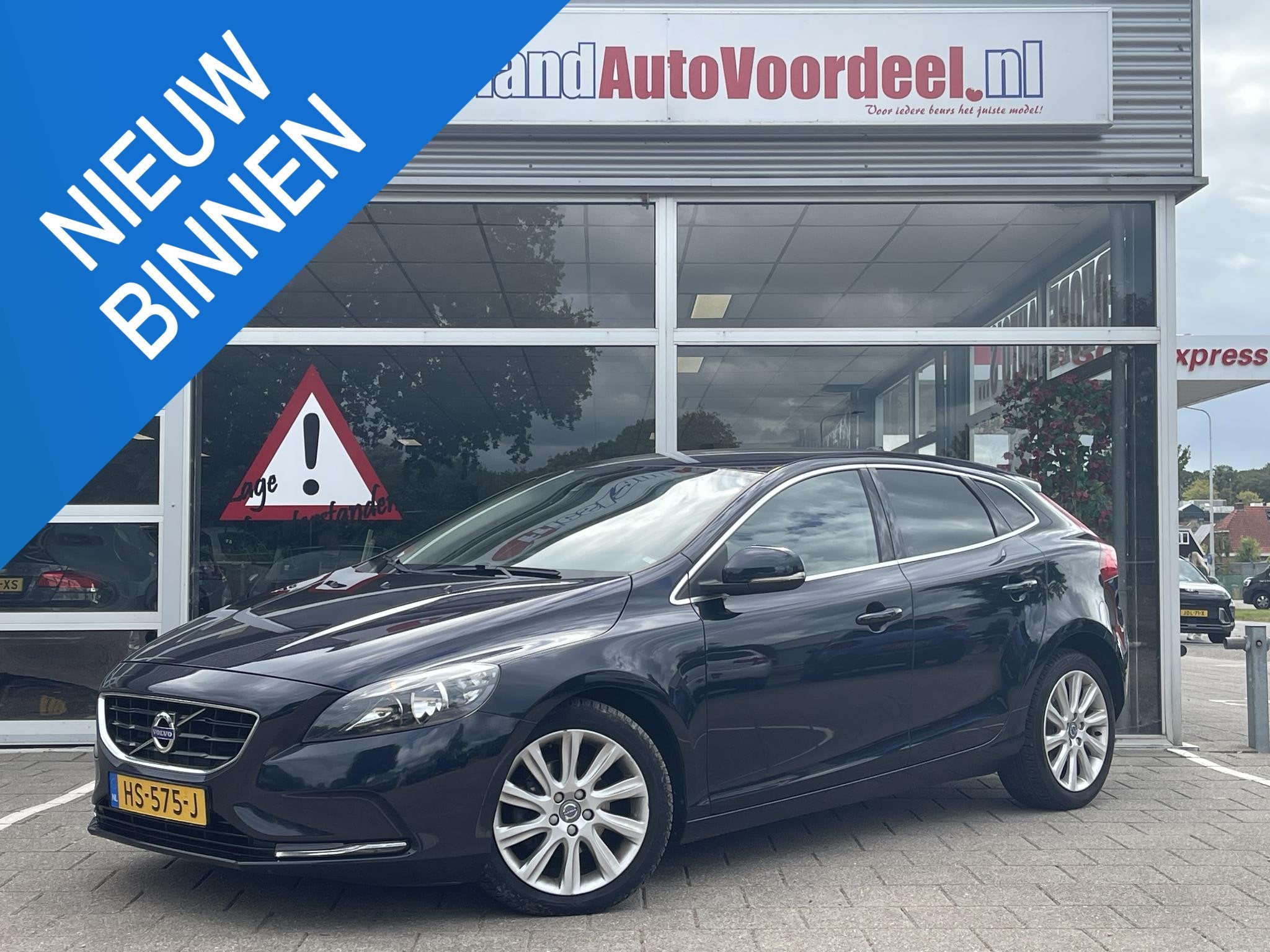 Volvo V40 2.0 D2 Summum Business /Climate/Cruise/Leder/Distr, Voorwielaandrijving, Gebruikt, Euro 6, 4 cilinders