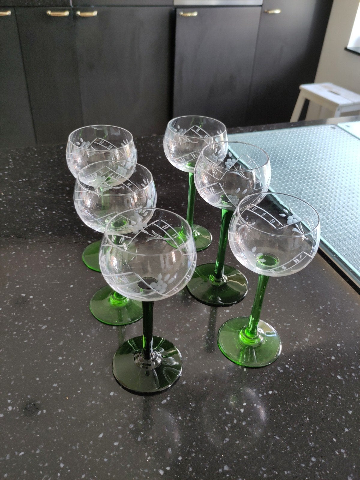 Set van 6 vintage wijnglazen met groene steel, Ophalen