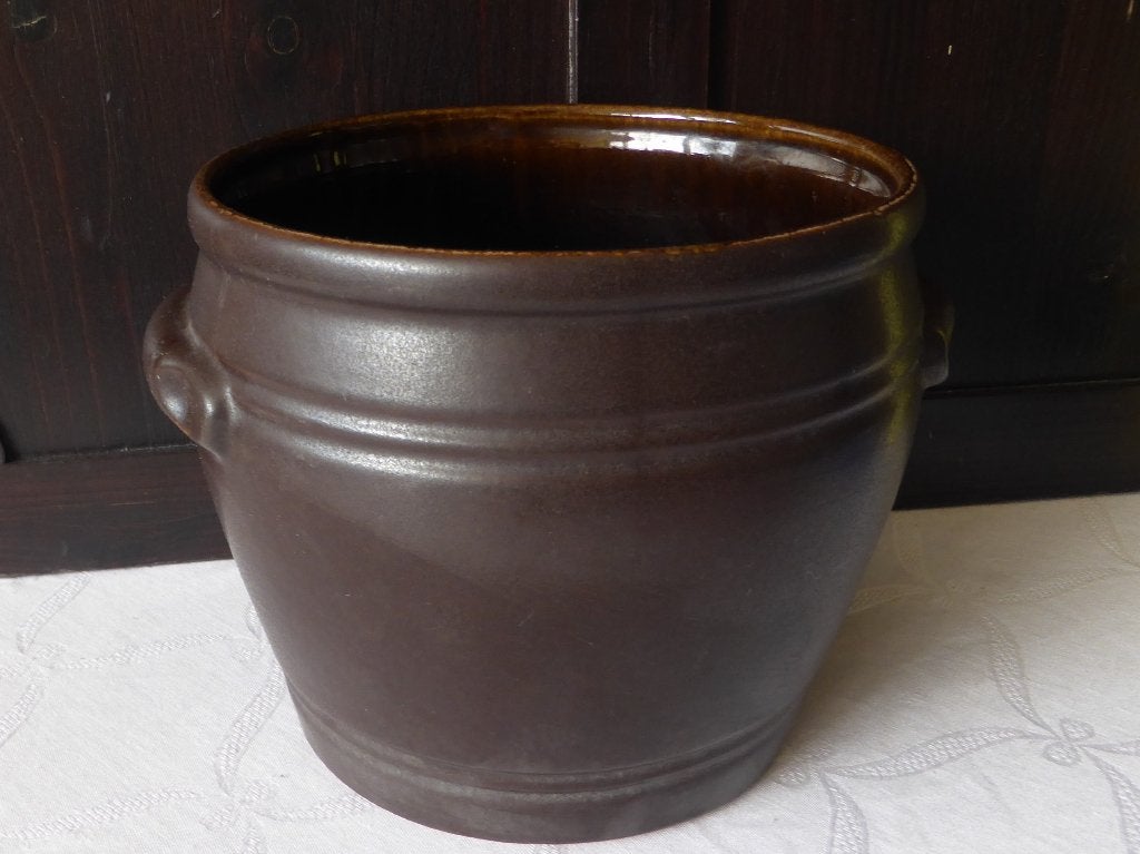 Vintage bruine aardewerk bloempot met handvatten, 25 tot 40 cm, Gebruikt, Ophalen of Verzenden, Minder dan 40 cm