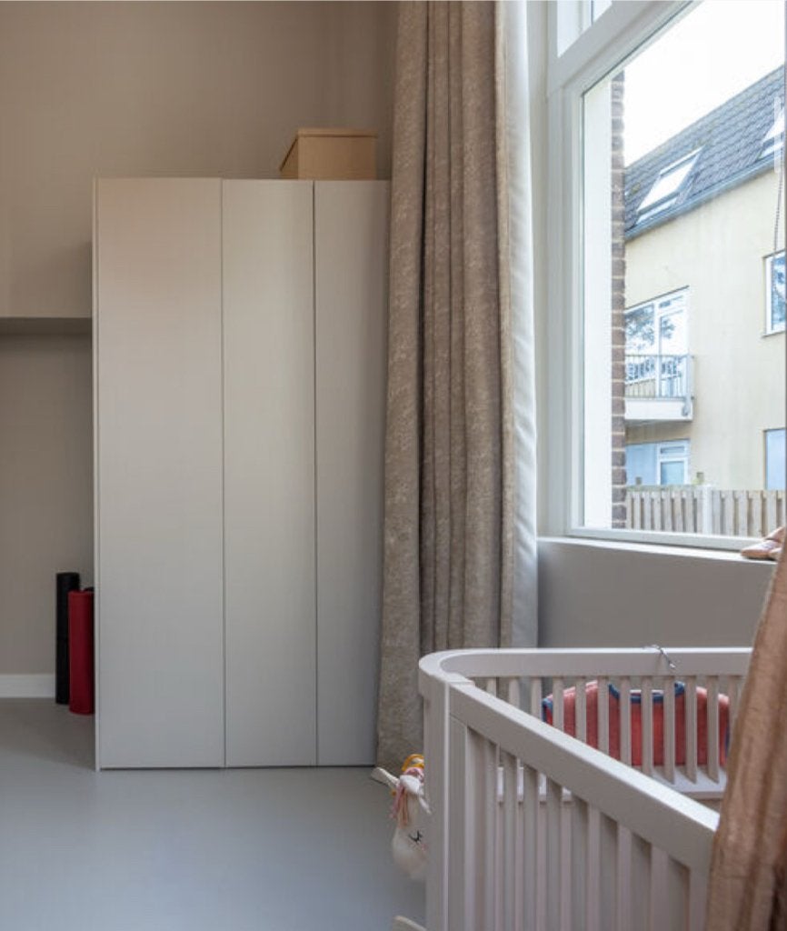Ikea pax kast met gespoten fronten, Huis en Inrichting, Kasten | Kledingkasten, 100 tot 150 cm, 200 cm of meer, Zo goed als nieuw