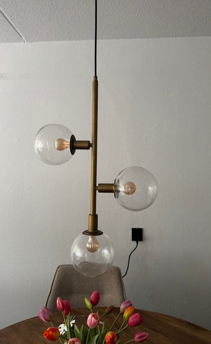 KARWEI Lucas hanglamp messing met 3 glazen bollen, Ophalen of Verzenden, Gebruikt, Metaal, E14 (klein)