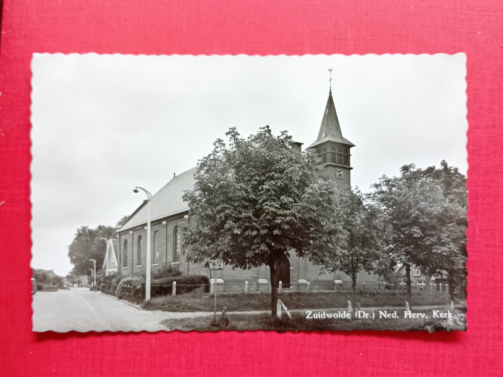 Zuidwolde (Dr.) Ned. Herv. Kerk - Oude Ansichtkaart, Verzamelen, Ansichtkaarten | Nederland, Verzenden