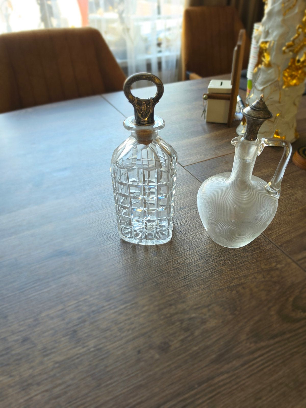 Set van 2 antieke glazen karaffen met zilveren doppen, Ophalen of Verzenden