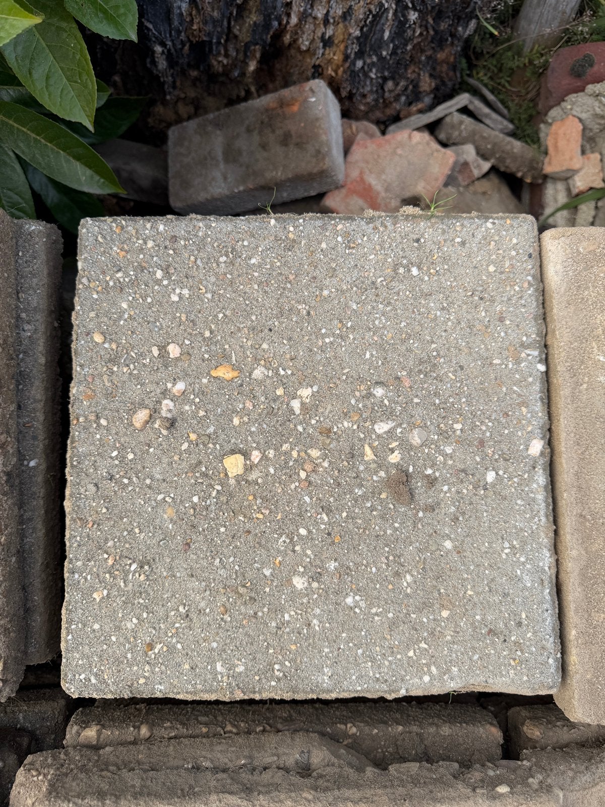 *GRATIS* 26m2 tegels 30x30., Ophalen, Zo goed als nieuw, Beton, Terrastegels