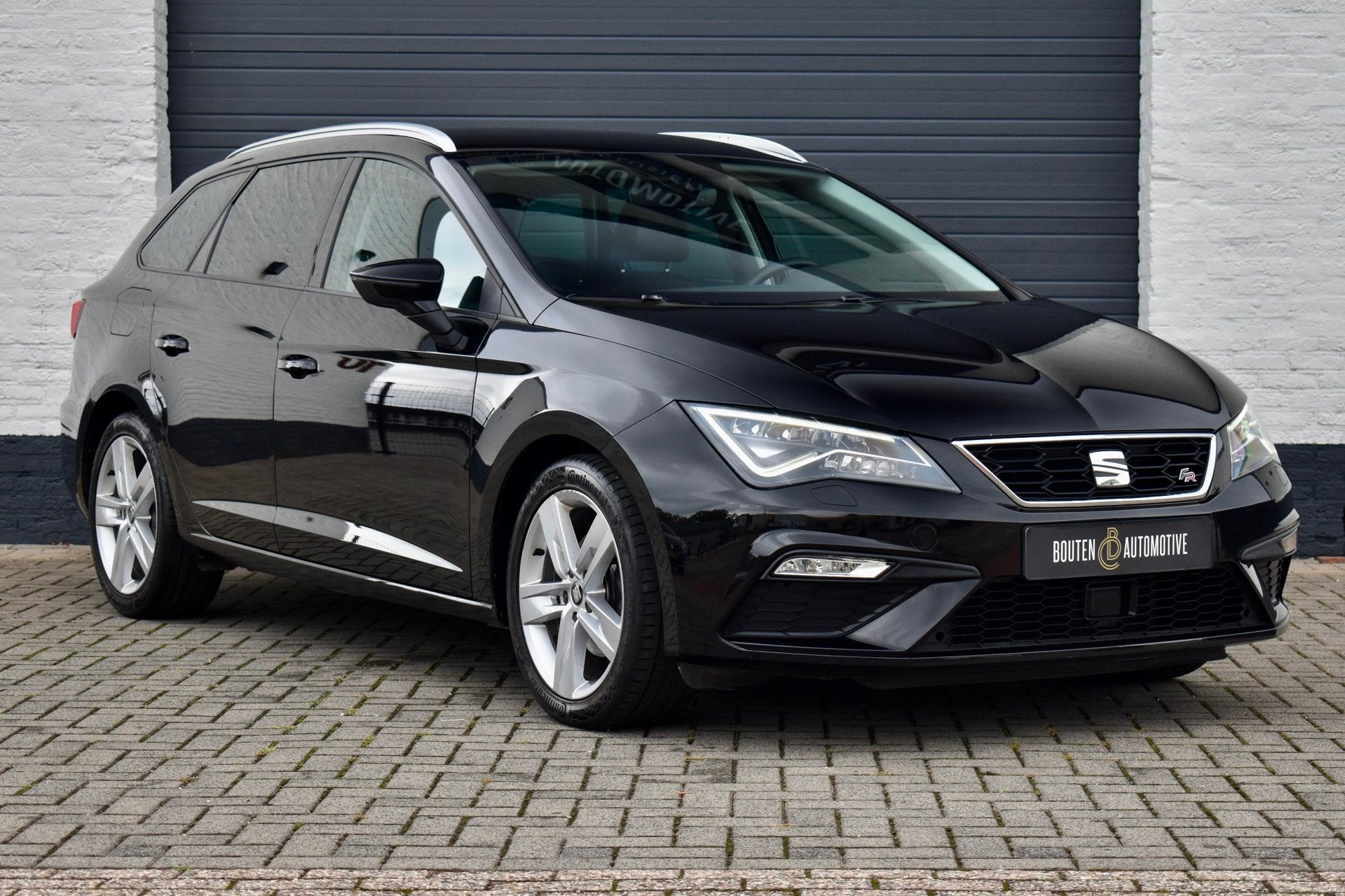 Seat Leon ST 1.5 TSI FR Ultimate Edition | LED | Virtual | C, 4 cilinders, Leon, Leder en Stof, Zwart