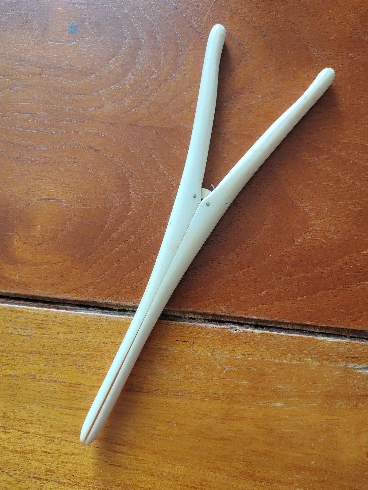 Antieke handschoenstrekker - DÉPOSÉ, Ophalen of Verzenden