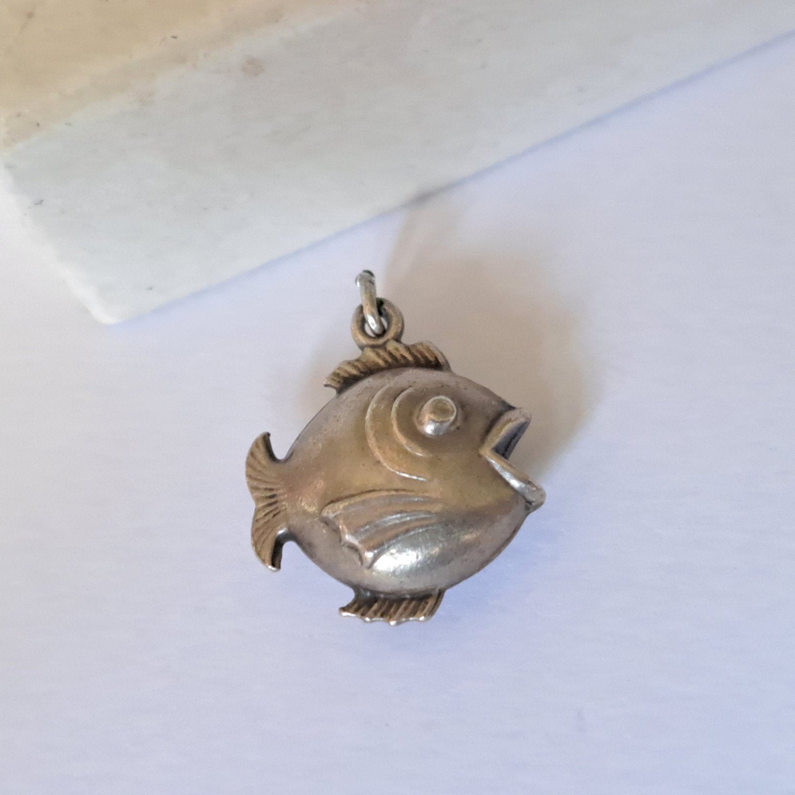 oude bedel zilver gekeurd vis, Sieraden, Tassen en Uiterlijk, Antieke sieraden, Verzenden, Zilver, Hanger