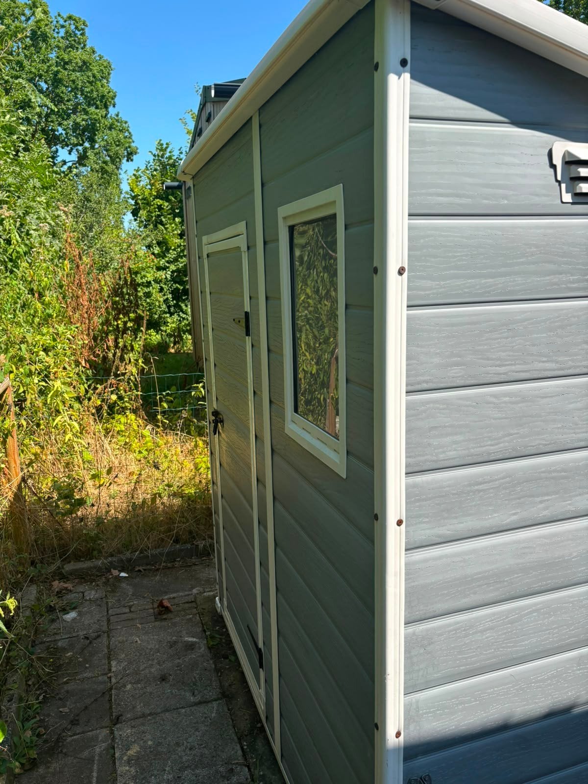 Keter Manor Pent Kunststof Tuinhuis - Zo goed als nieuw, Kunststof, Schuur, 1 raam, Ophalen