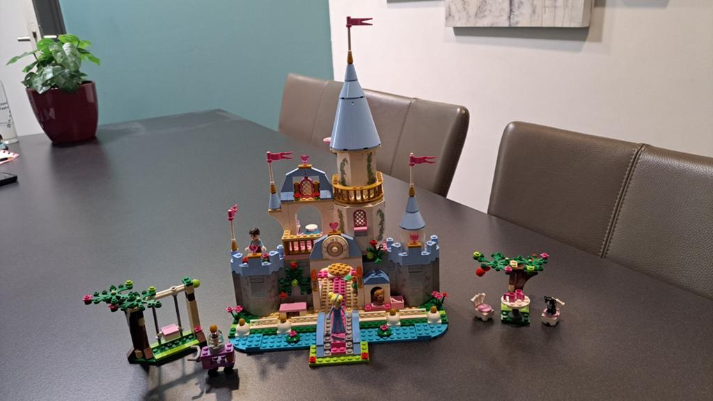 Lego Disney Princess Kasteel - Zo goed als nieuw, Kinderen en Baby's, Speelgoed | Duplo en Lego, Ophalen, Lego, Zo goed als nieuw