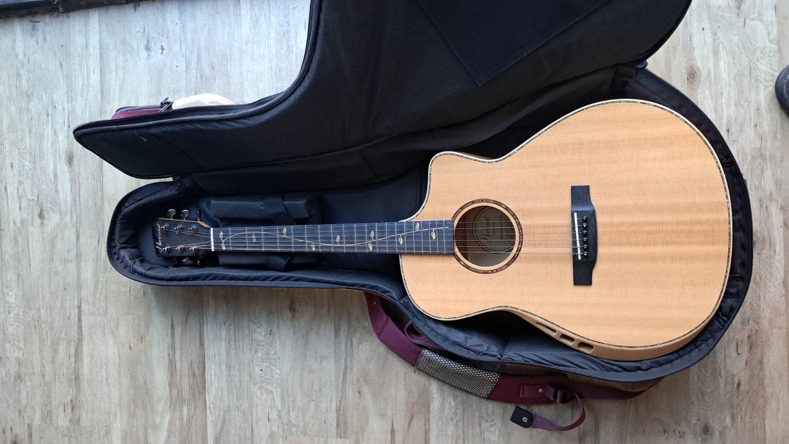 Foto 3 van Hartwood Sonata-FX Elektro-akoestische Gitaar
