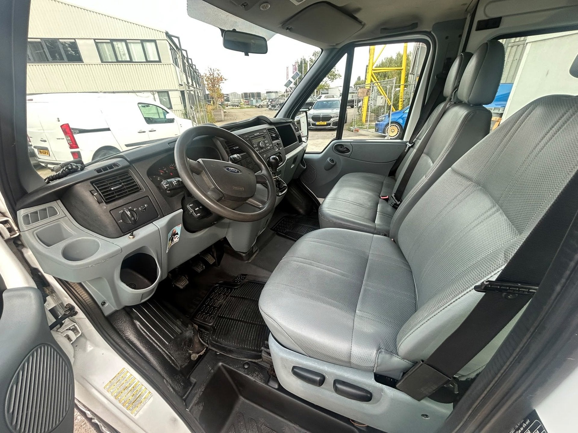 Ford Transit 350 2.0 TDCI l3 h3 dubbel cab 78175 km, Dealer onderhouden, Gebruikt, Zwart, 2800 kg