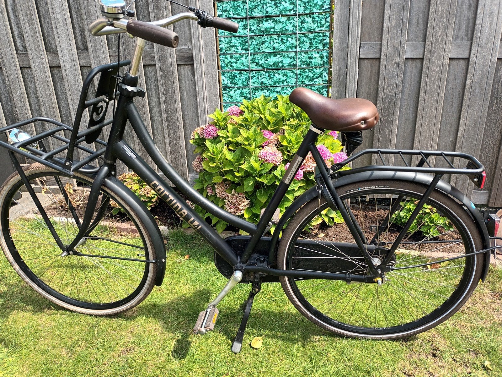 Cortina fiets met 61 cm frame, 28 inch  AXA slot, Ophalen, Terugtraprem, Cortina U4 transportfiets, Versnellingen