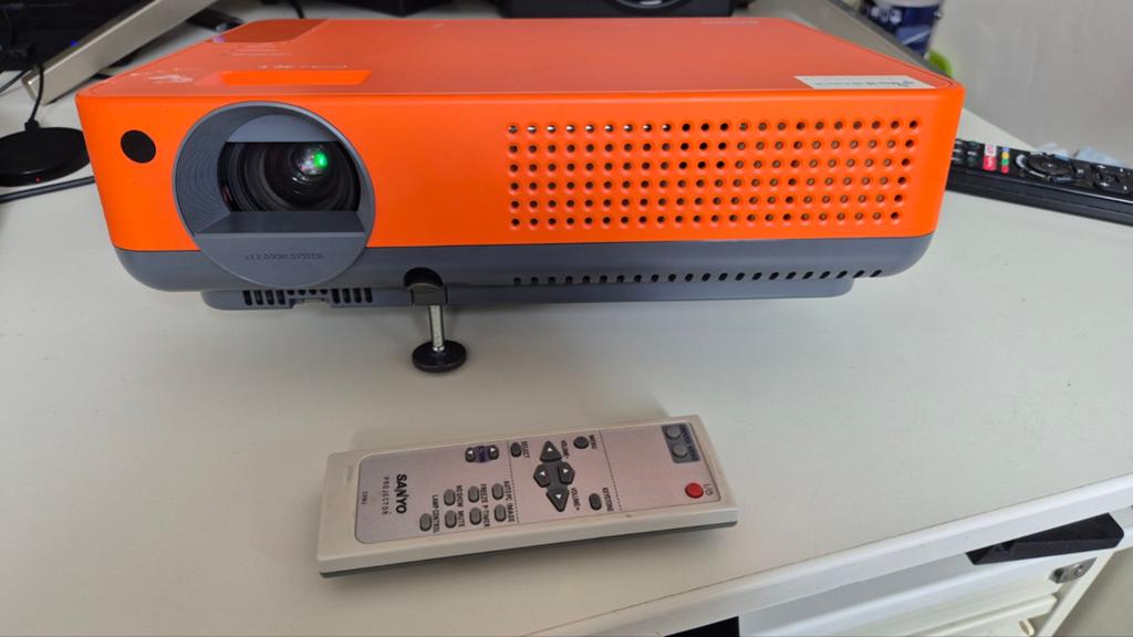 Sanyo PLC-XE32 XGA LCD Projector - Stil en Compact, Ophalen, Gebruikt, Sanyo, LCD
