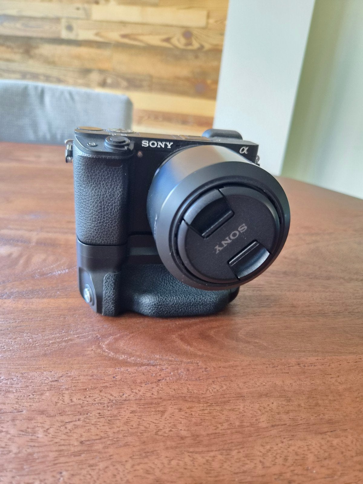 Sony Alpha A6300 systeemcamera met Lowepro tas, Audio, Tv en Foto, Fotocamera's Digitaal, Ophalen, Beeldstabilisatie, Zo goed als nieuw