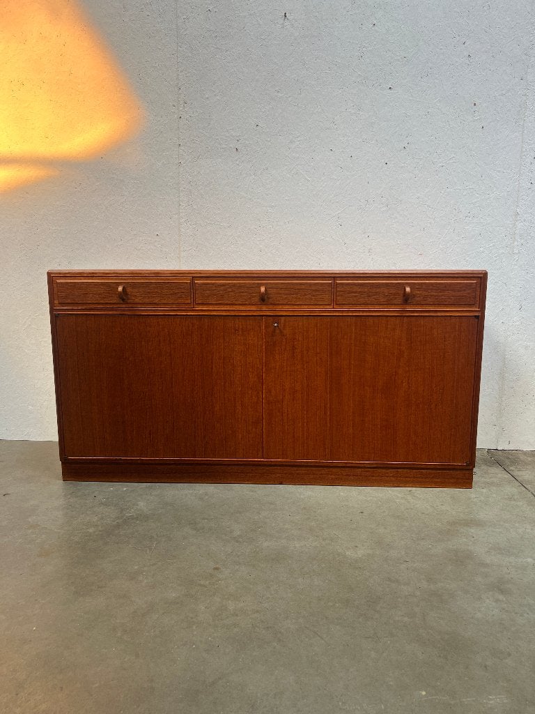Vintage dressoir, Fridhagen voor Bodafors, Zweden 1960's, Huis en Inrichting, Ophalen, Gebruikt, 100 tot 150 cm, Met lade(s)