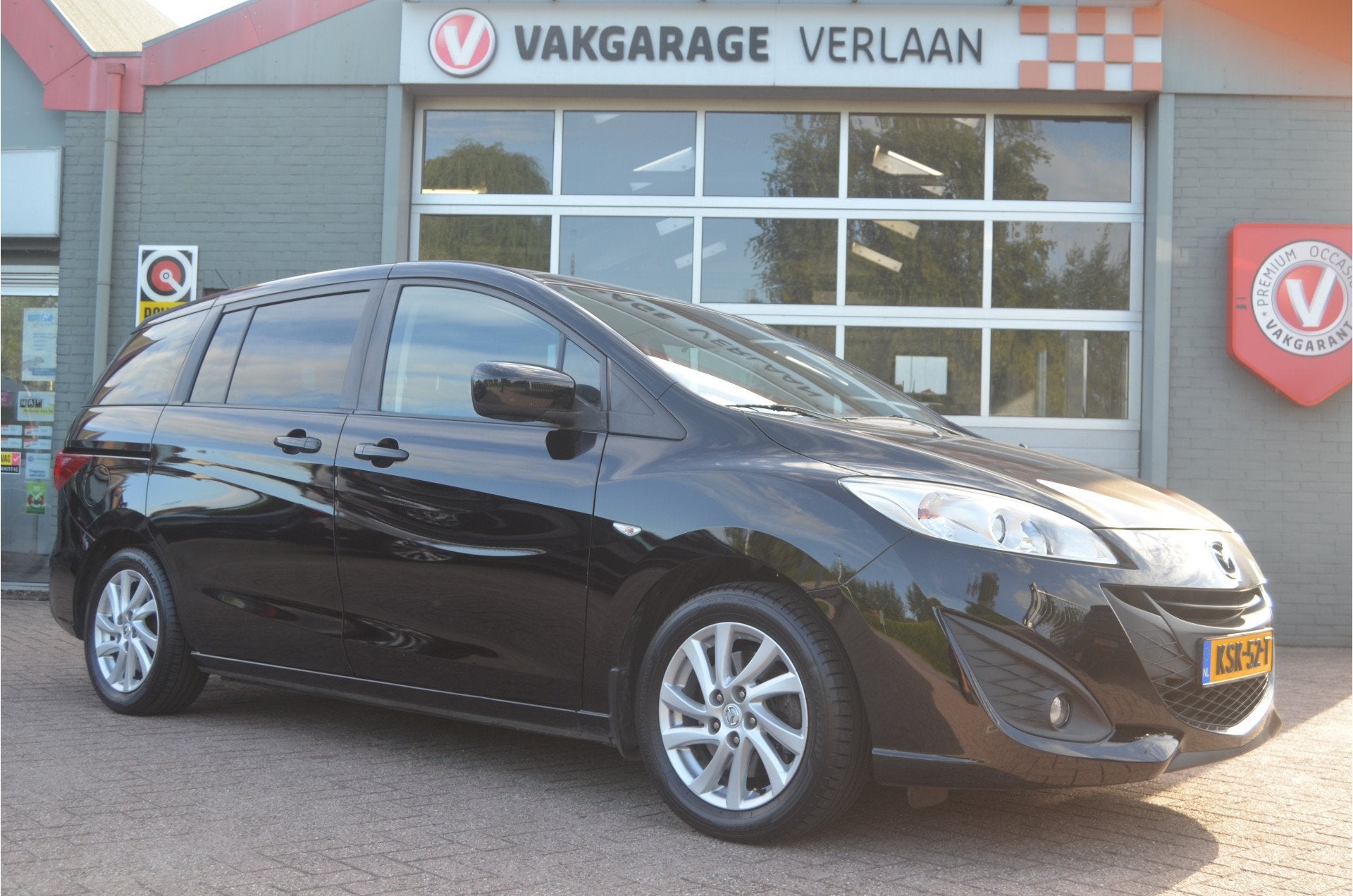 Mazda 5 2.0 TS 12 maanden gar. dakdragers. (bj 2012), Auto's, Voorwielaandrijving, Gebruikt, 4 cilinders, 7 stoelen