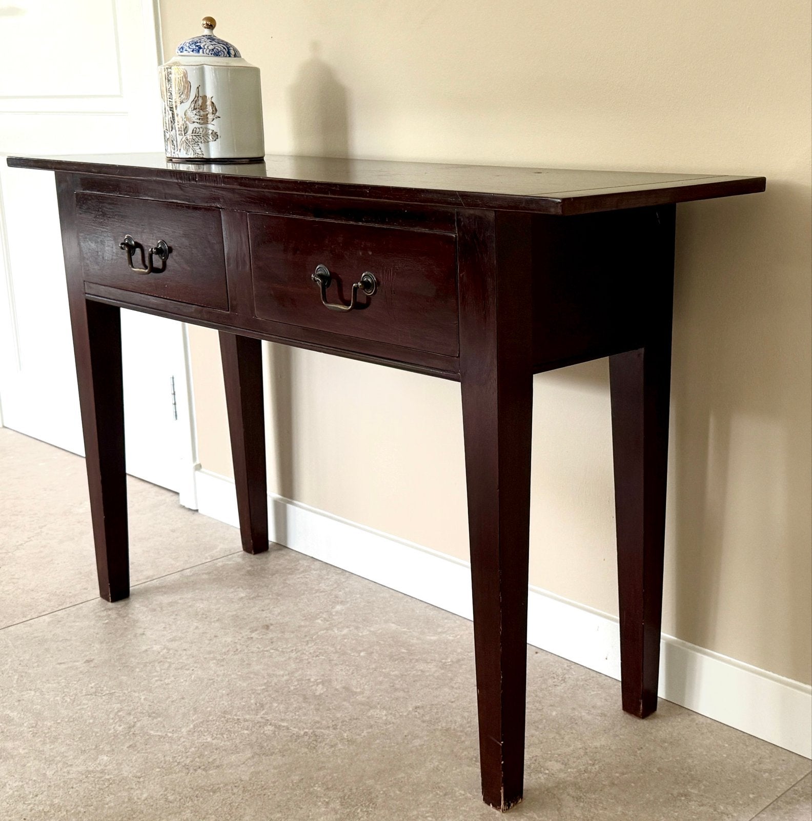 Massief gepolitoerde side table met 2 bronzen laden, Ophalen, Gebruikt, 100 tot 150 cm, Overige houtsoorten