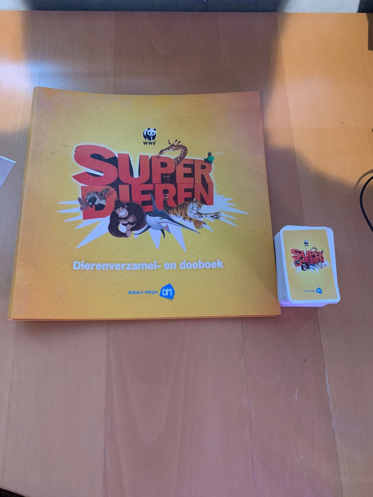 Superdierenboek en hele stapel plaatsjes, Verzamelen, Ophalen of Verzenden, Paard, Beeldje of Figuurtje
