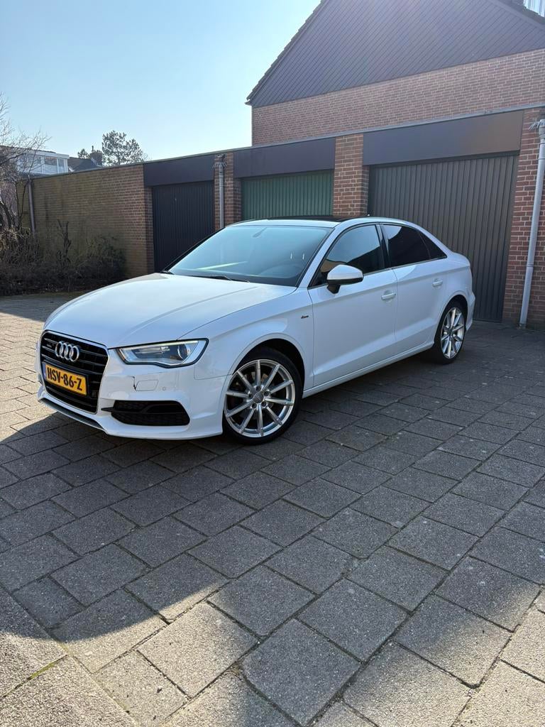 Audi A3 S3 2.0 TFSI Quattro | Pano | Camera | VOL OPTIES, Auto's, Automaat, Euro 5, 1800 kg, Panoramadak