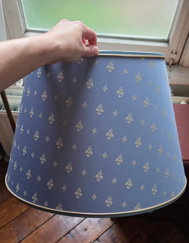 Grote lichtblauwe lampenkap in een taps model met goud, Ophalen, Zo goed als nieuw, Blauw, Rond