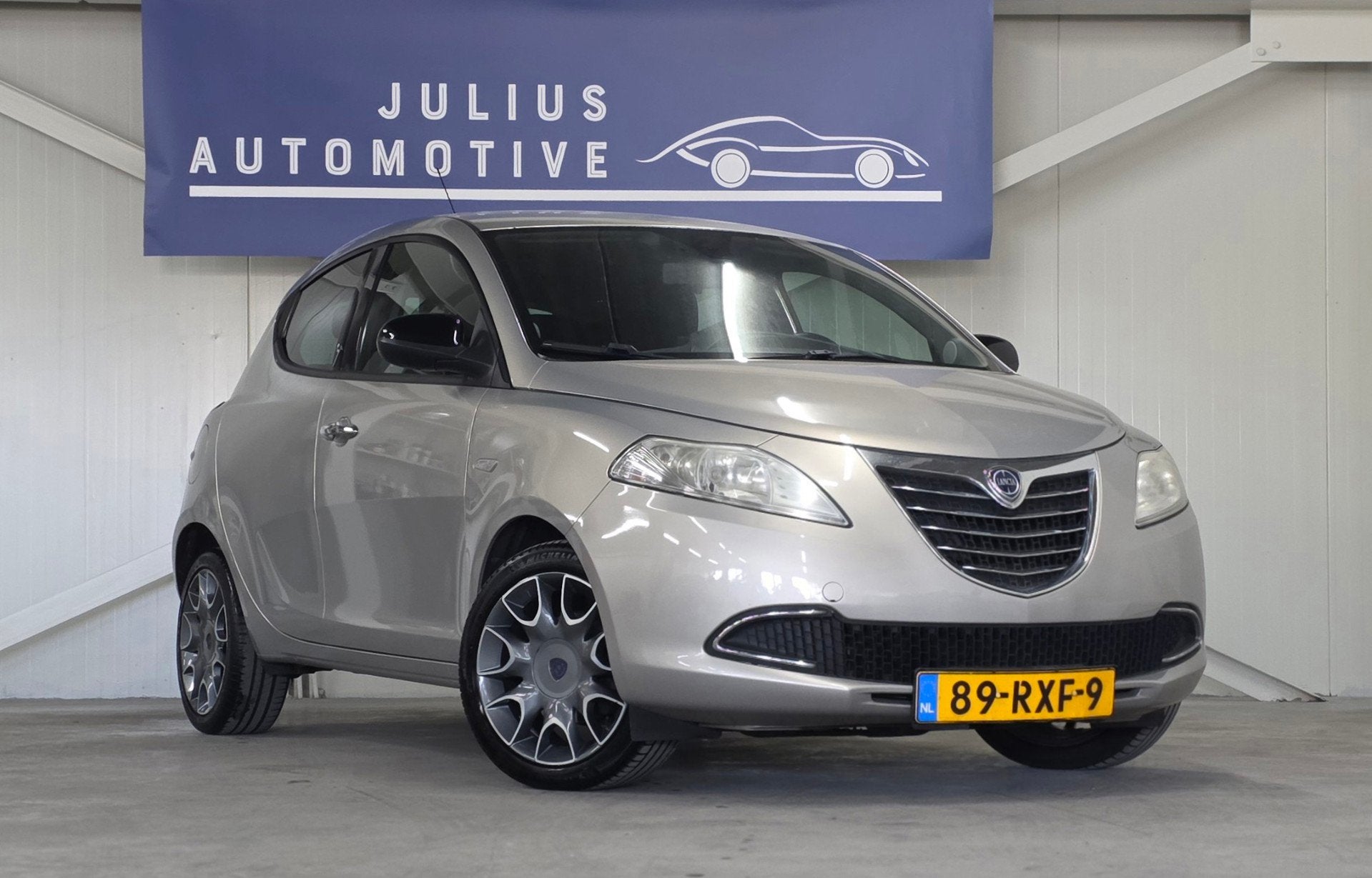 Lancia Ypsilon 0.9 TwinAir Silver Airco PDC CruiseControl Ga, Voorwielaandrijving, Euro 5, Gebruikt, Beige