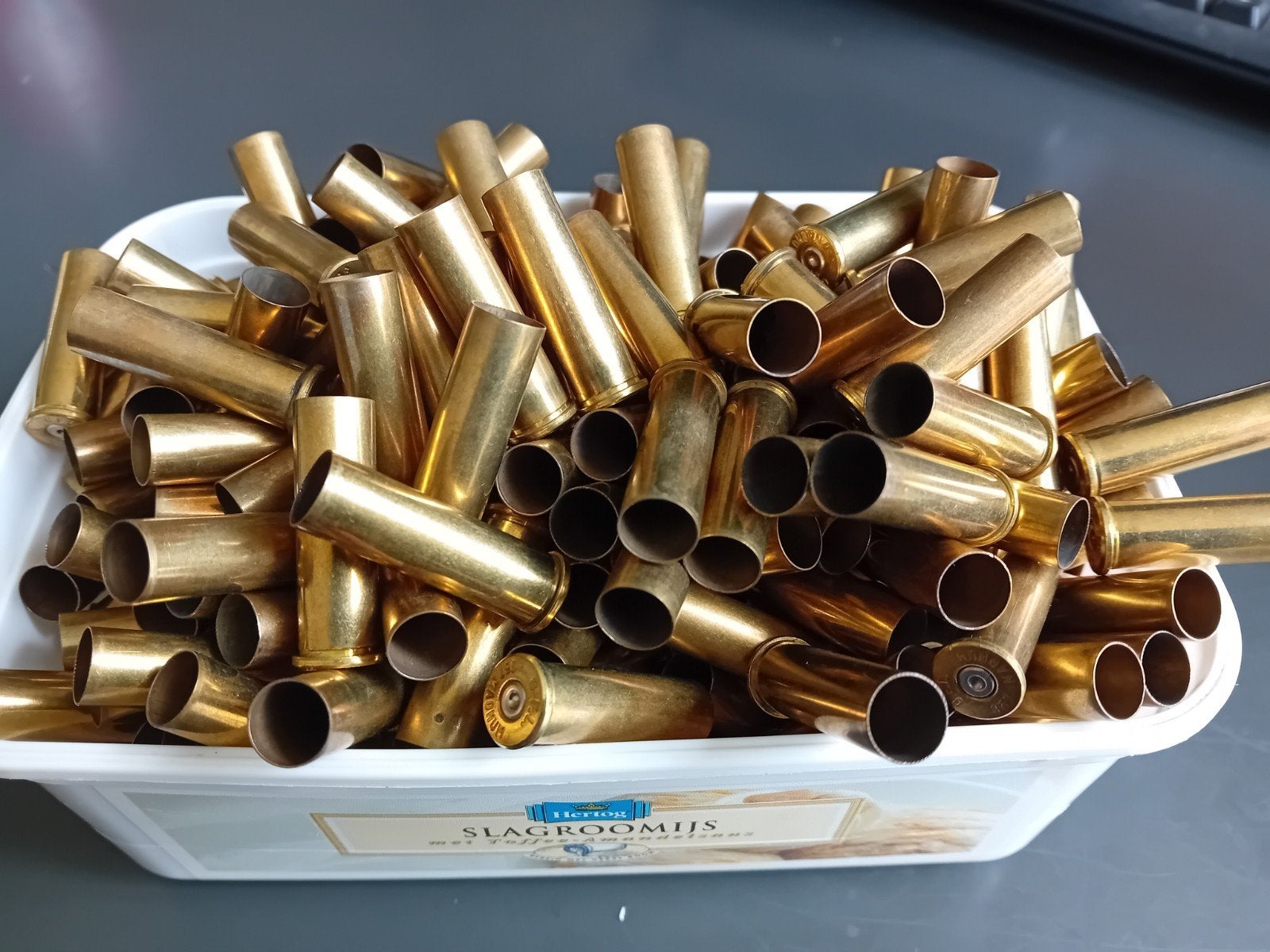 324  LEGE Hulzen .357 Magnum, Verzenden, Landmacht, Duitsland, Hulzen of Bodemvondsten