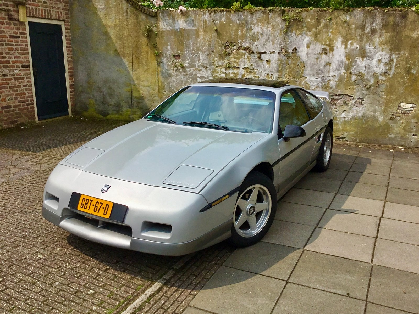 Mooie Pontiac Fiero GT 2.8 V6 steeds zeldzamer!, Overige modellen, Handgeschakeld, Grijs, 1120 kg