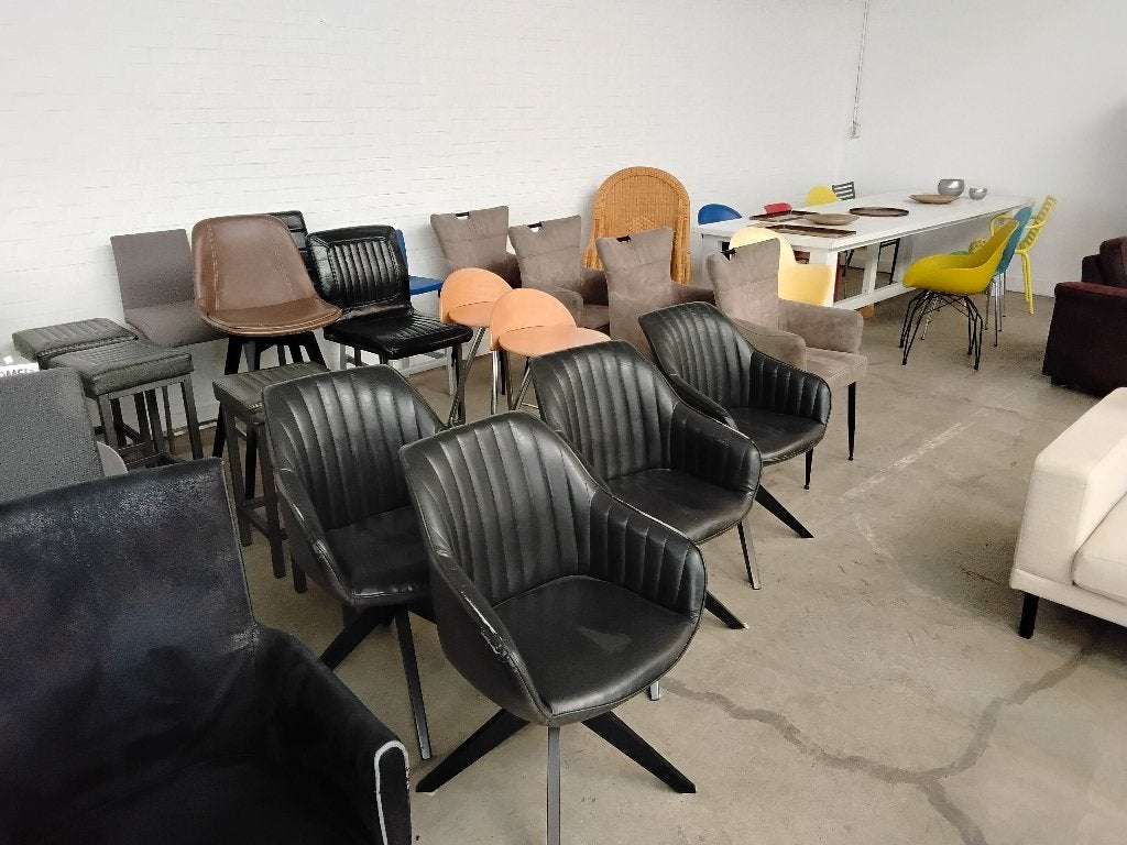 Nieuwe voorraad stoelen/fauteuils banken.Second Life Wolvega, Ophalen, Zo goed als nieuw, Leer, Vijf, Zes of meer stoelen