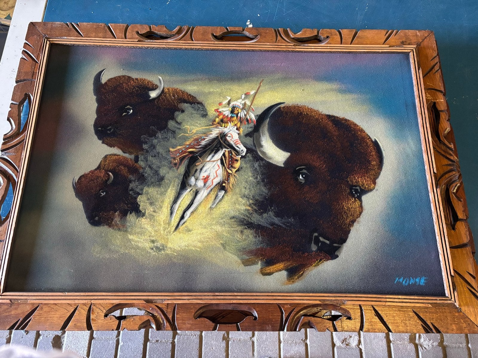 Vintage schilderij op zwart fluweel: bizons & indiaan, Antiek en Kunst, Dieren, Ophalen of Verzenden, Gesigneerd, Vintage