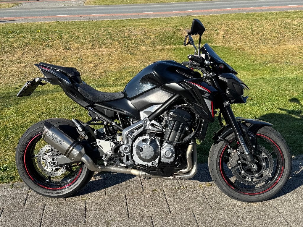 Kawasaki Z900 met titanium Akrapovič-uitlaat, Motoren, Motoren | Kawasaki, Occasion, 4 cilinders, Motorrijbewijs A, 948 cc