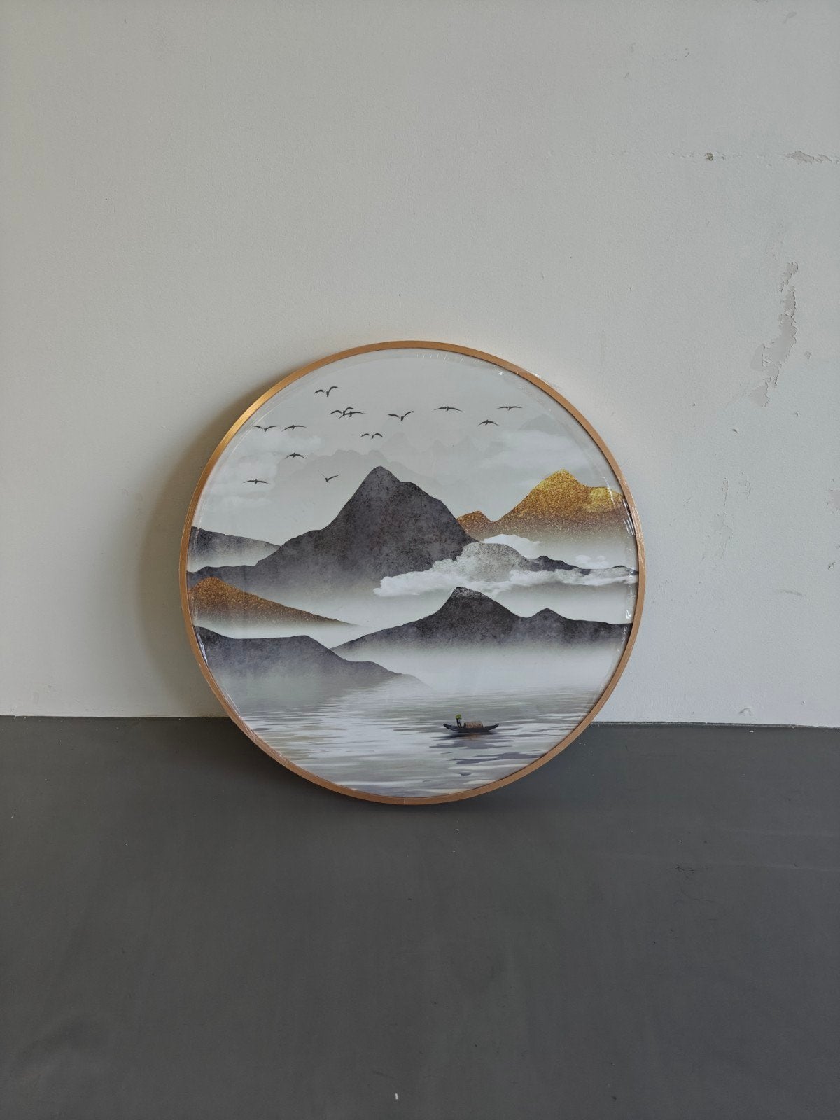 Rond schilderij met berglandschap en bootje, Antiek en Kunst, Kunst | Schilderijen | Klassiek, Ophalen, Doek, Realistisch, Landschap