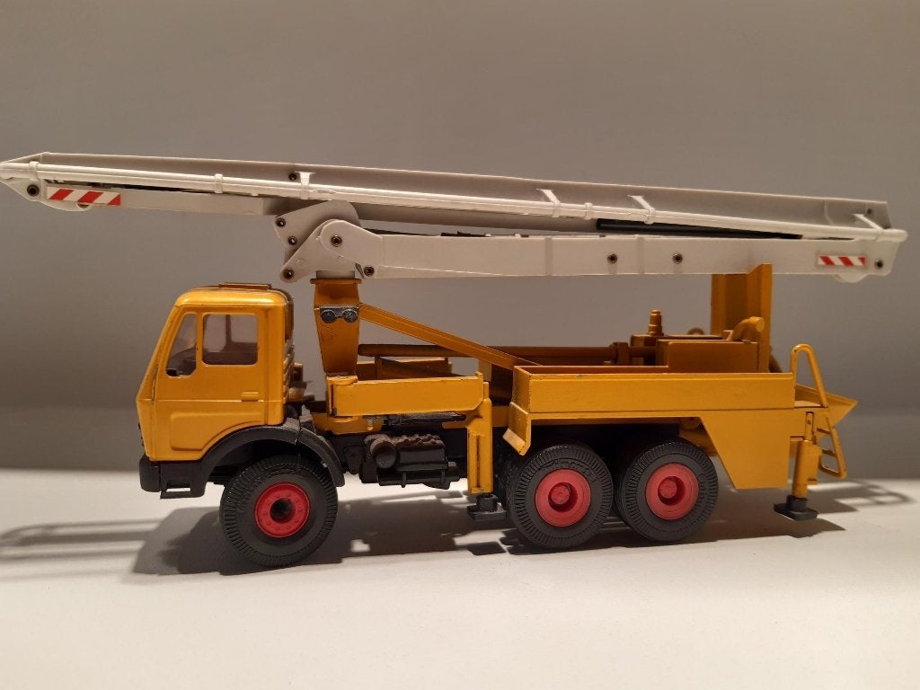 conrad Mercedes Putzmeister betonpomp, Ophalen of Verzenden, Zo goed als nieuw, Hijskraan, Tractor of Landbouw, Conrad