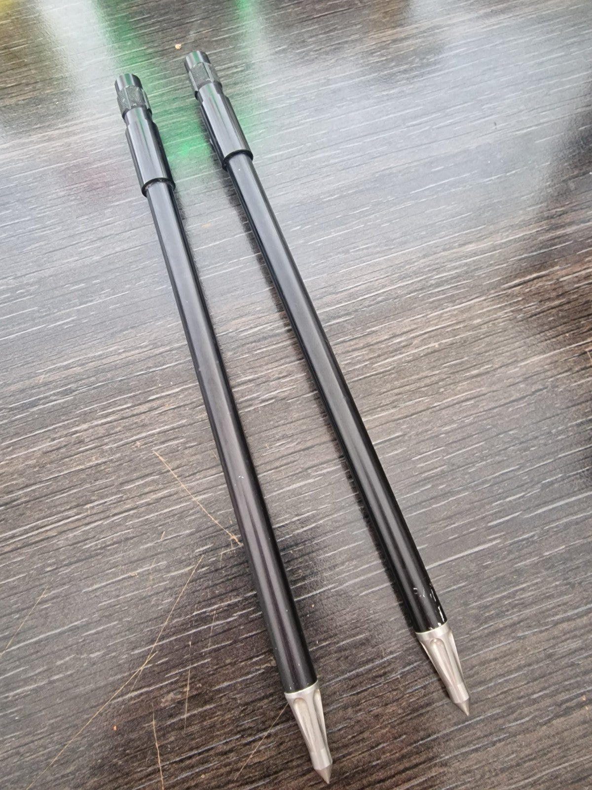 SOLAR BLACK BUZZERBARS 2 ROD FIXED 2 BANKSTICKS 30 CM BLACK, Ophalen of Verzenden, Complete set