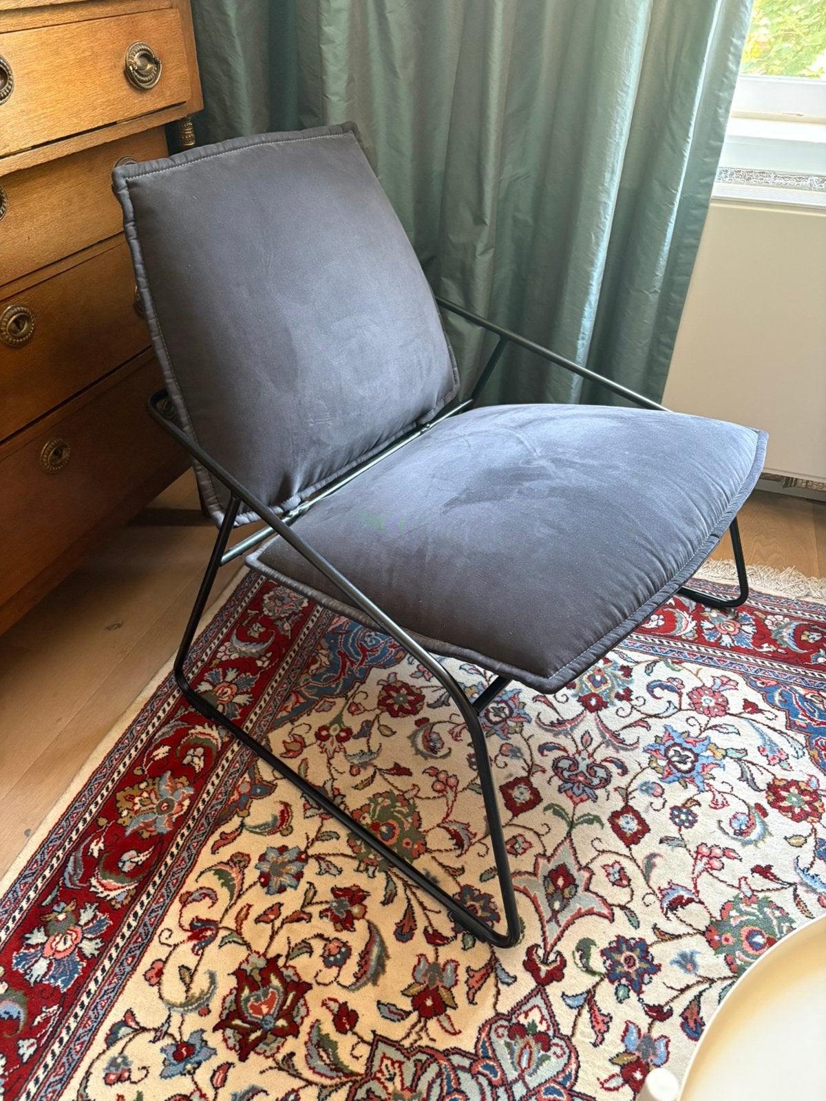 Grijze stoel, Ophalen, Minder dan 75 cm, Zo goed als nieuw, 75 tot 100 cm