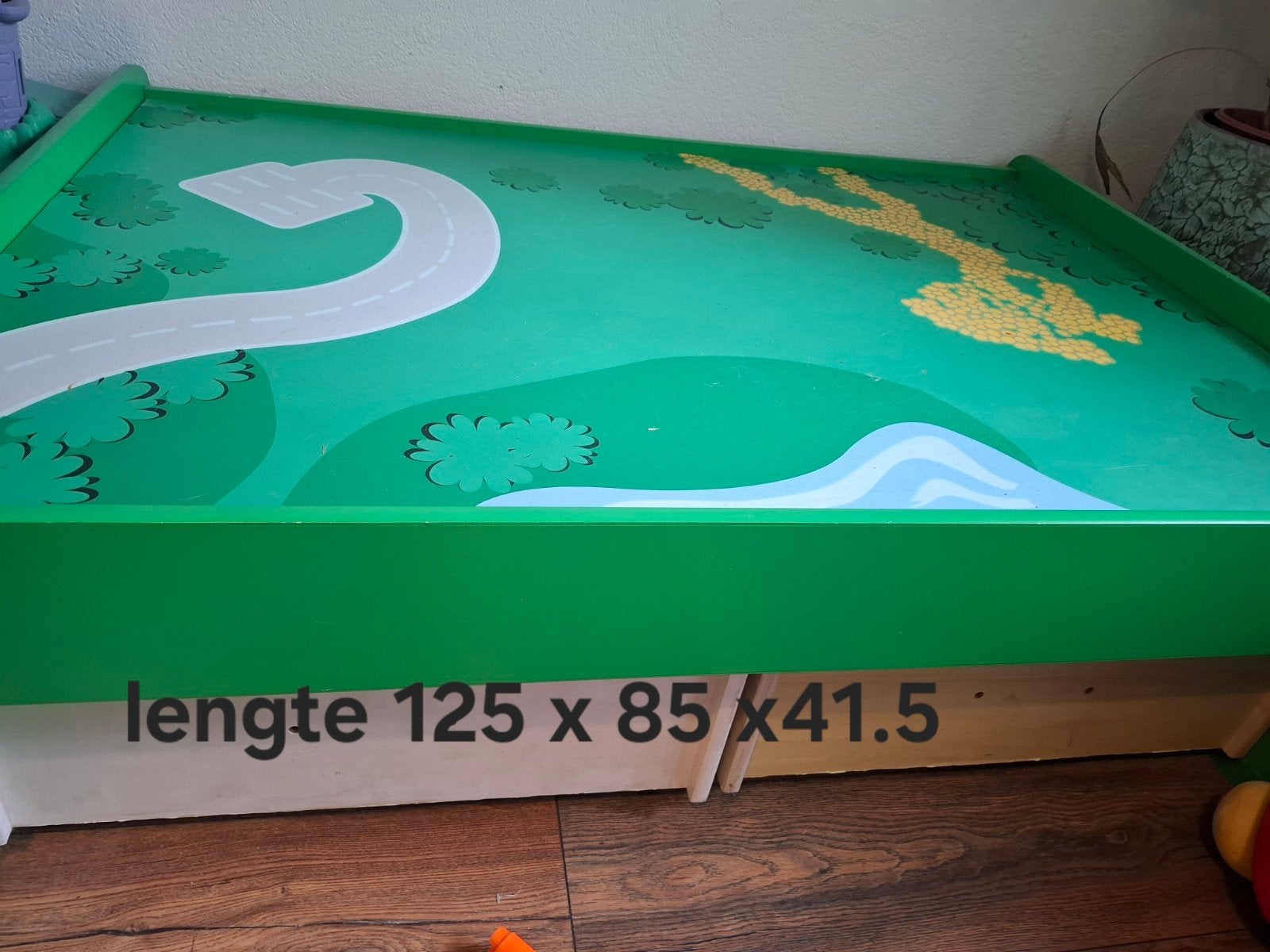 Speeltafel voor kinderen. Afmetingen foto, Ophalen, Zo goed als nieuw
