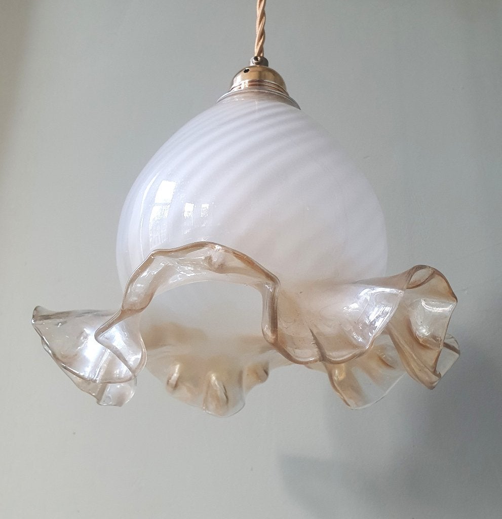 Vintage Glazen Hanglamp. Frankrijk. Florale Tulp/kelk vorm, Vintage, mid century, klassiek, antiek, art nouveau, Zo goed als nieuw