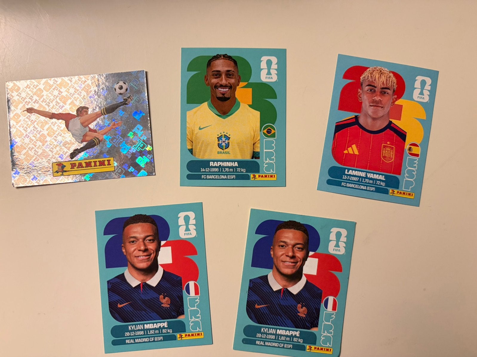Panini wk 2026, Ophalen of Verzenden, Zo goed als nieuw, Meerdere stickers