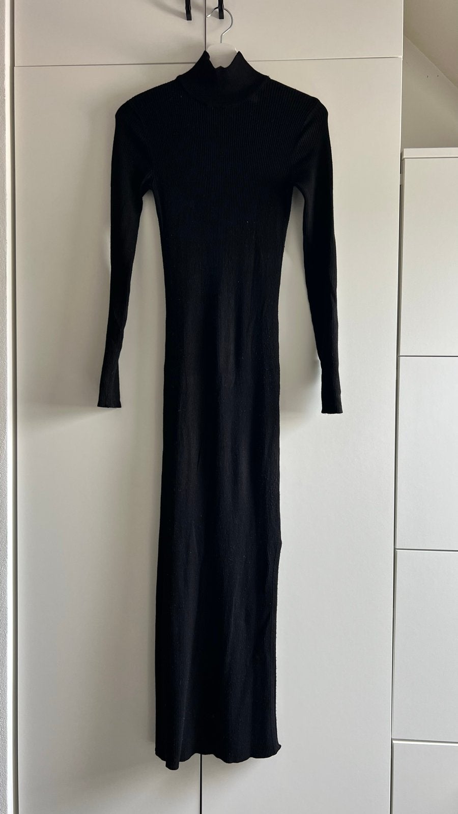 Zwarte geribbelde jurk met col van New Yorker, maat 36, Kleding | Dames, Zwart, Ophalen of Verzenden, Zo goed als nieuw, Maat 36 (S)