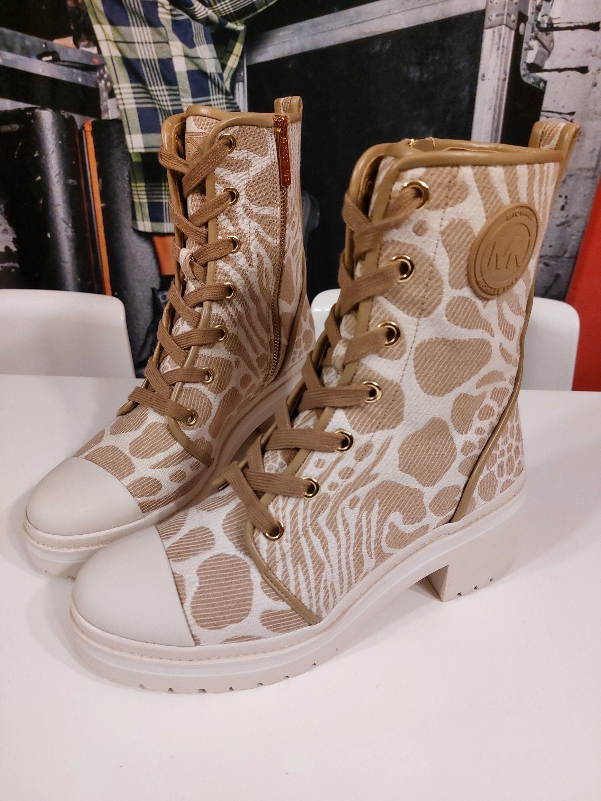 Michael Kors veterlaarsjes met hak, dierenprint Maat: 40 9M, Kleding | Dames, Schoenen met lage hakken, Michael Kors, Beige, Ophalen of Verzenden