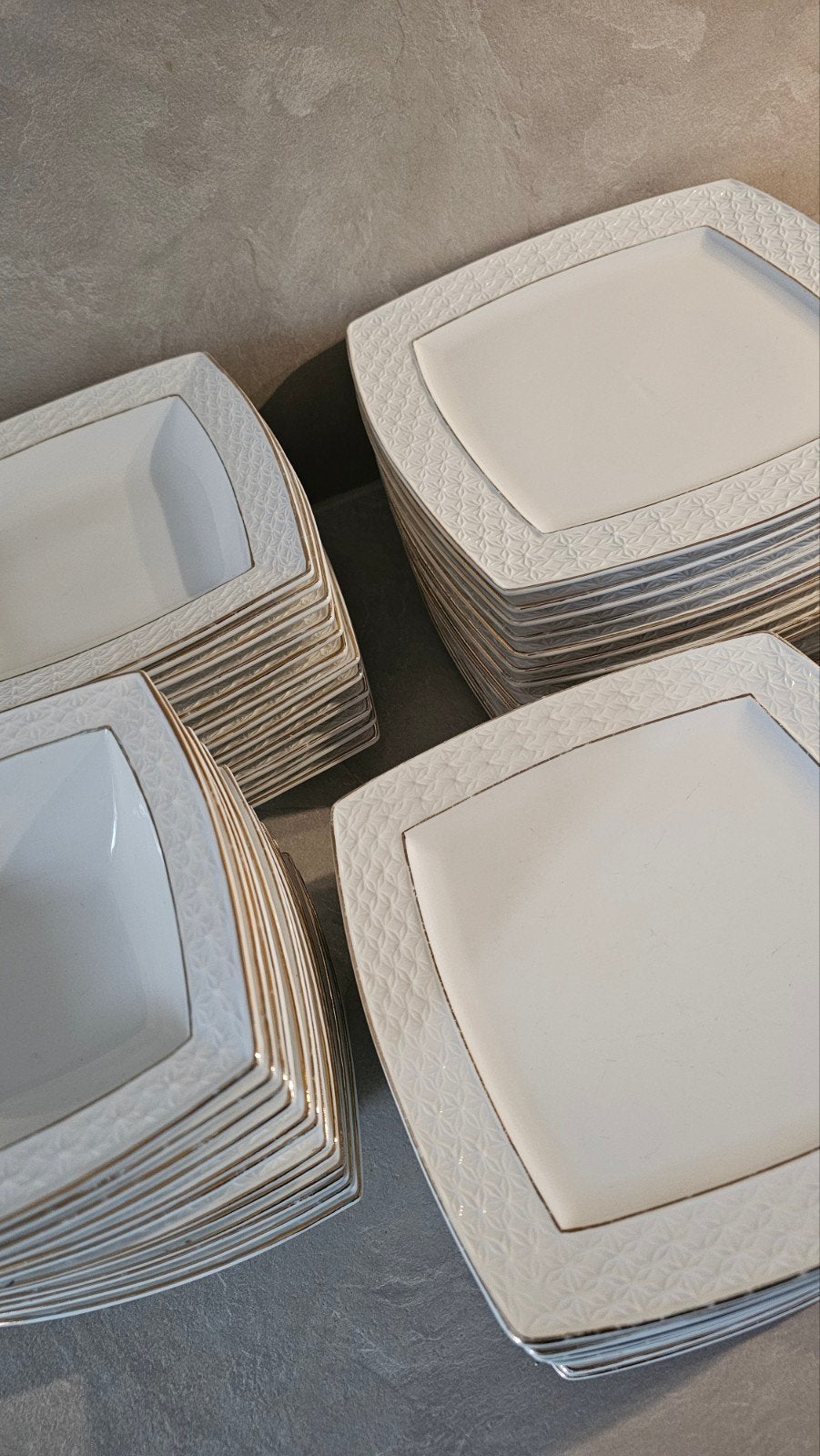 Bricard Porselein Servies - 12-delig (mist 1 ontbijtbord), Ophalen, Gebruikt, Overige merken, Overige stijlen