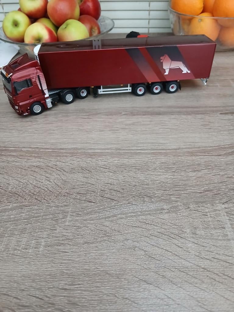 Man diesol van wsi 1.50 met doos, Hobby en Vrije tijd, Modelauto's | 1:87, Ophalen of Verzenden, Zo goed als nieuw, Bus of Vrachtwagen